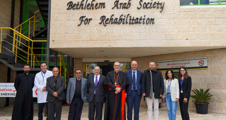 الكاردينال في زيارة الى الجمعية العربية للتأهيل