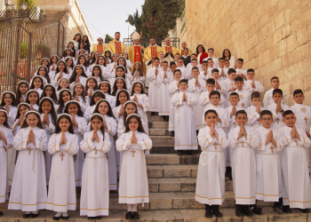 Las Parroquias Latinas celebran los Santos Sacramentos