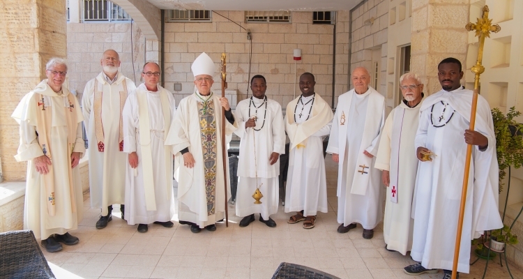 الاحتفال بعيد العذراء ام الأوجاع