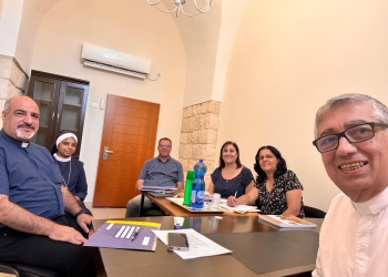 Primera reunión de la Oficina de Educación Cristiana en Shefa'amr