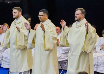 « Suivre l'exemple de Marie dans le service et la foi » : Trois nouveaux diacres à Domus Galilaeae