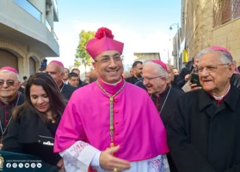 القداس الحبري الأول للمطران إياد أكرم الطوال