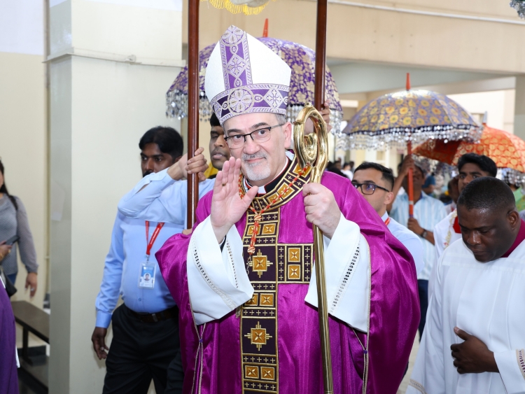 الكاردينال بييرباتيستا في زيارة رسمية إلى دولة البحرين