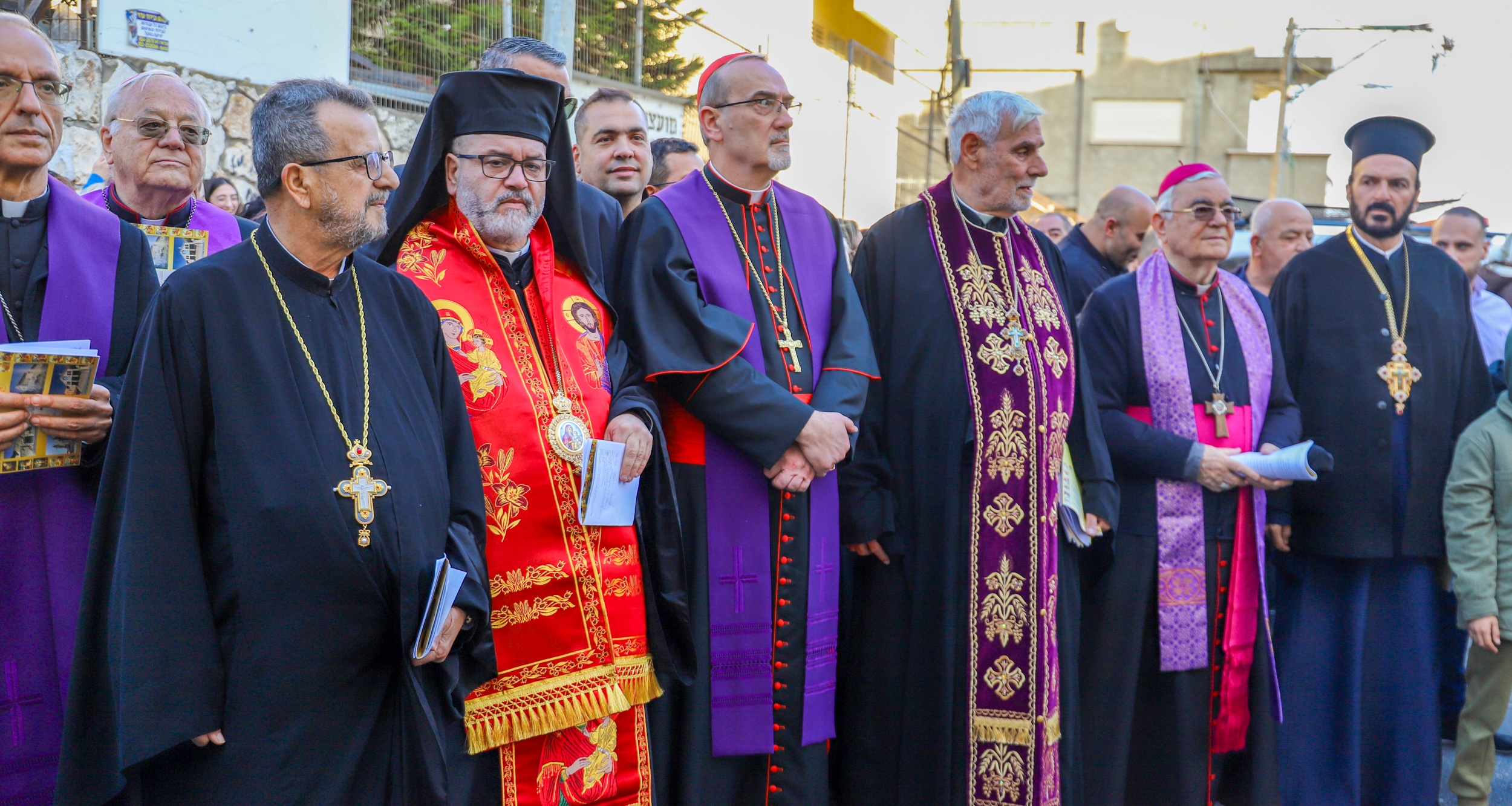 مسيرة درب الصليب تجمع كنائس يافة الناصرة في شهادة إيمانية مؤثرة