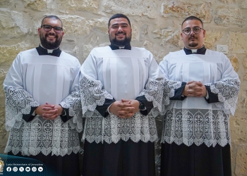 منح رتبة الشدياق لثلاثة إكليريكيين في بيت جالا