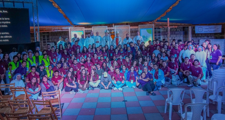 « Soyez heureux » : une journée de communion pour les jeunes à Deir Rafat