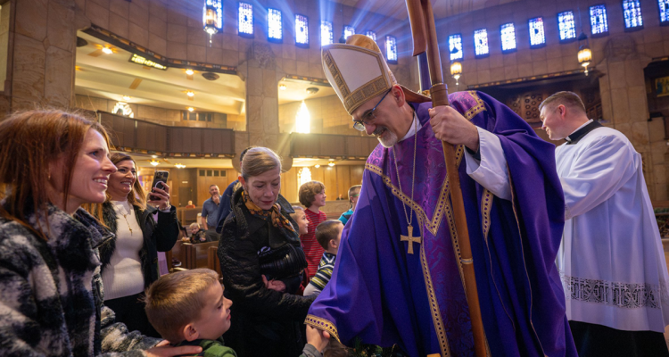 غبطة الكاردينال بييرباتيستا يحمل شعب الأرض المقدسة الى ولاية ميشيغان