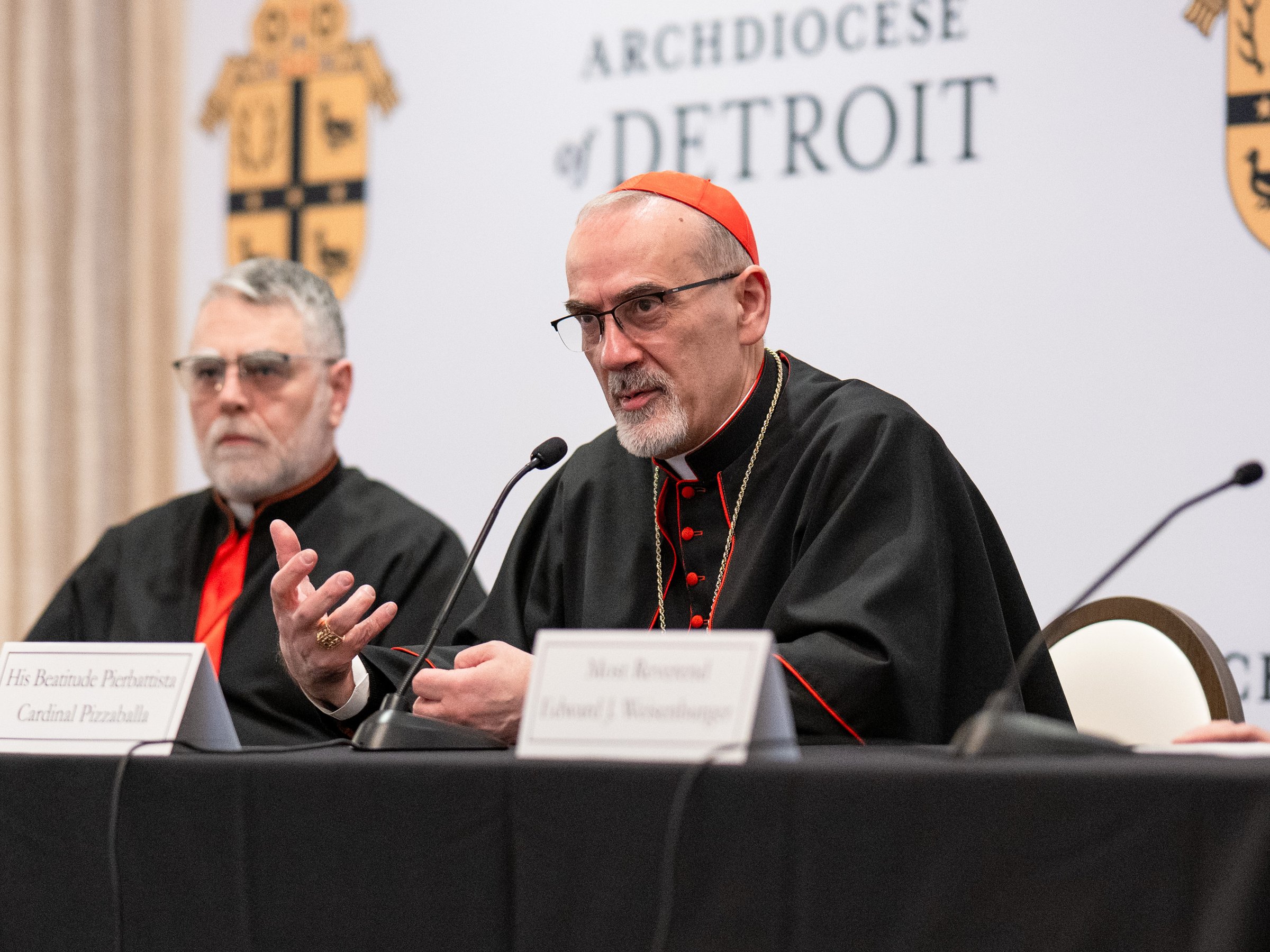 غبطة الكاردينال بييرباتيستا يحمل شعب الأرض المقدسة الى ولاية ميشيغان