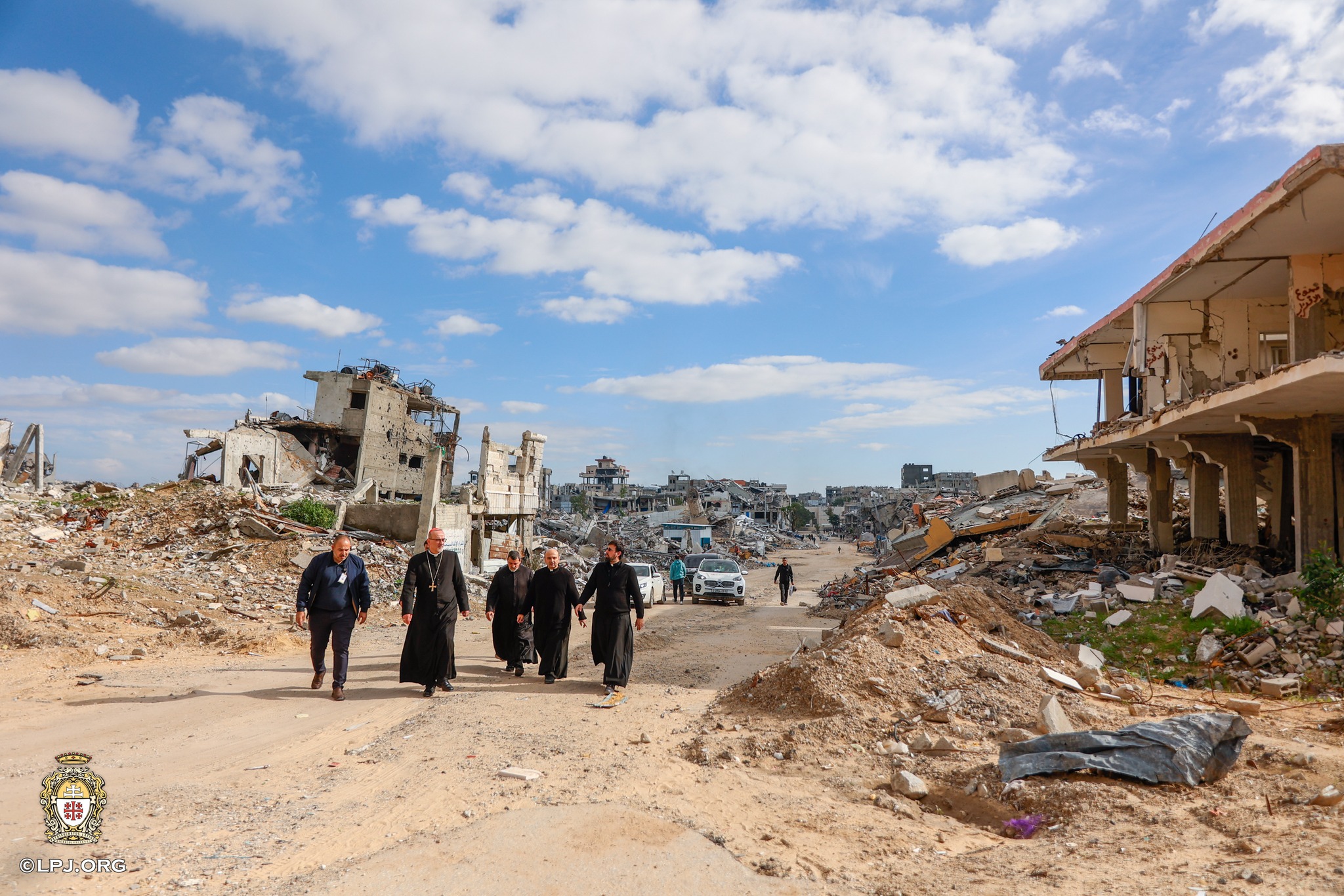 الكاردينال بيتسابالا يحتفل بعيد الميلاد في غزة: معًا، سنعيد بناء كل شيء
