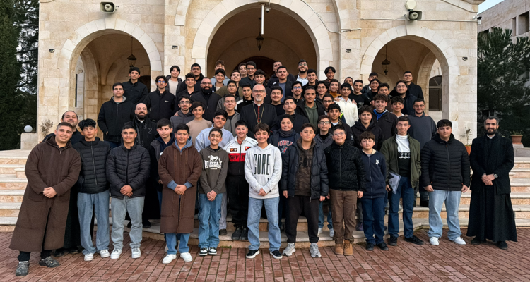 مخيم الدعوات في الأردن: رحلة الشباب نحو وعيهم الروحي وتمييز دعوتهم